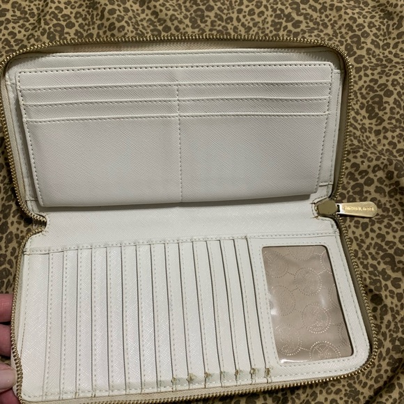 Authentic Michael Kors wallet - Picture 5 of 5